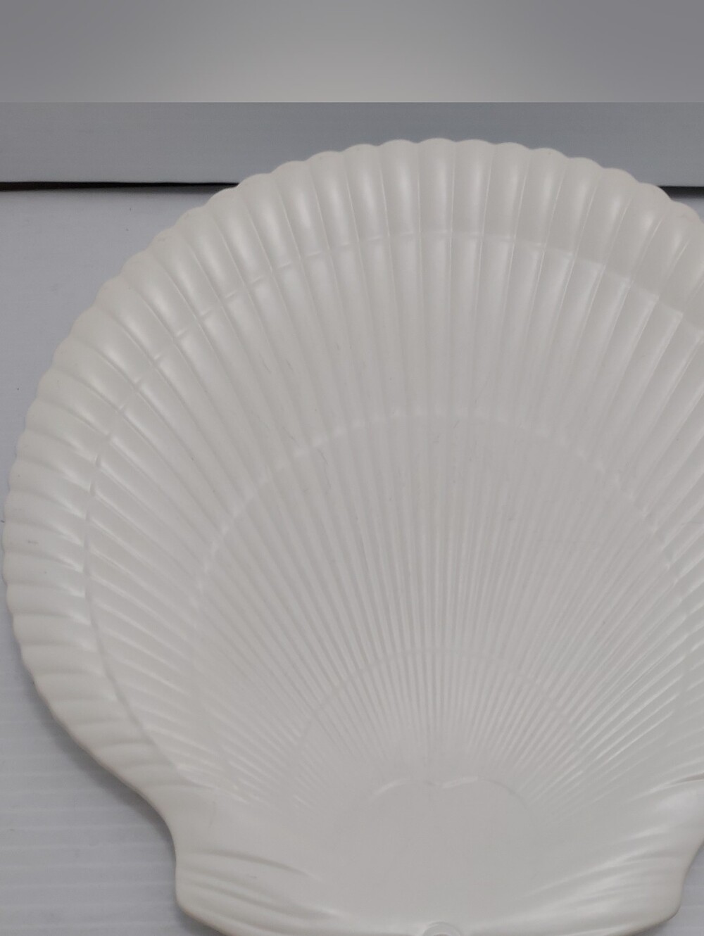 VINTAGE WEDGWOOD Bone China CLAM SHELL 10.5 INCH Serving Plate Rare Size